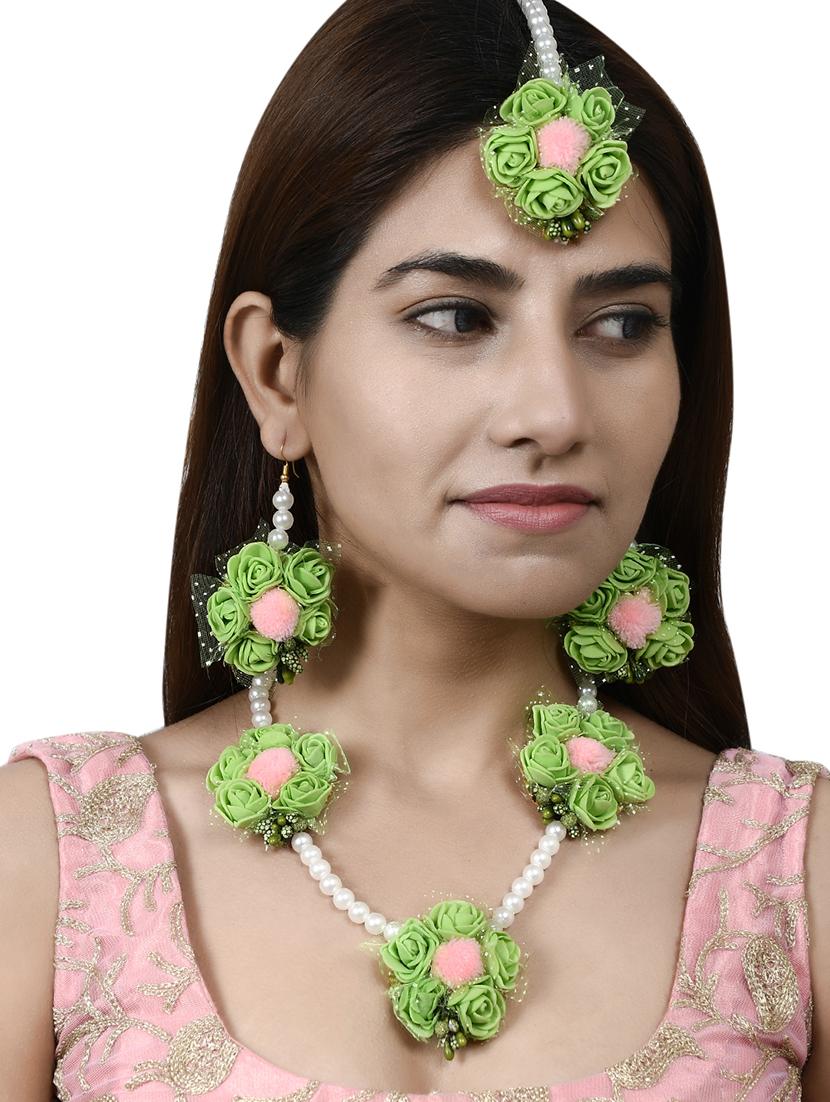 artifical flower necklace with earring and maangtikka - 17572100 - Standard Image - 5