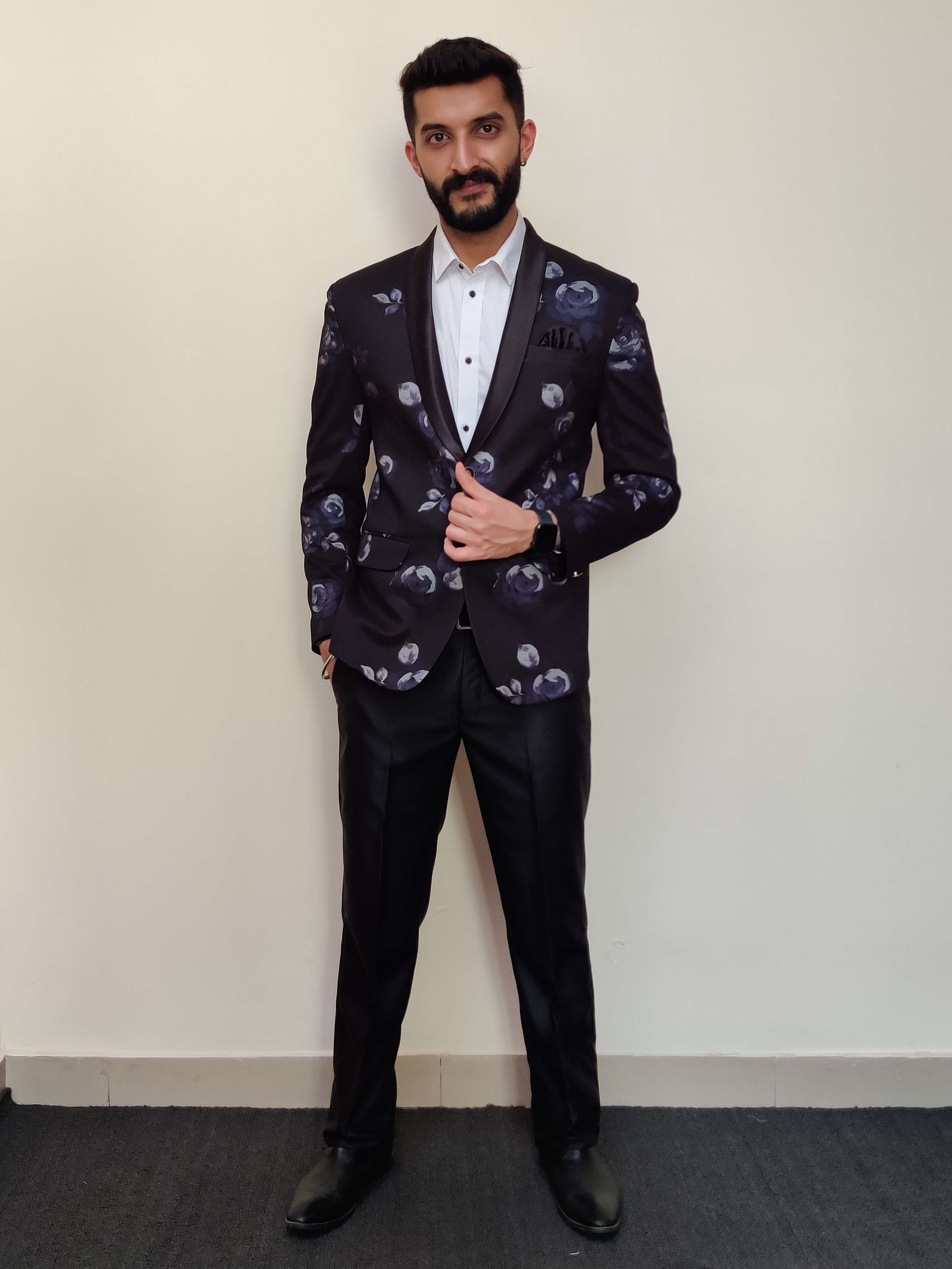 Buy online Black Floral Printed Blazer from Blazers for Men by Sst