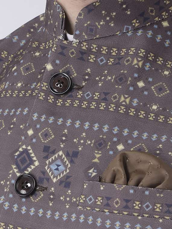 white kurta pyjama set with printed nehru jacket - 17585701 - Standard Image - 3