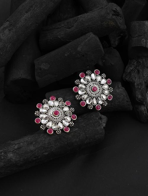 white brass studs earring - 17635702 - Standard Image - 0