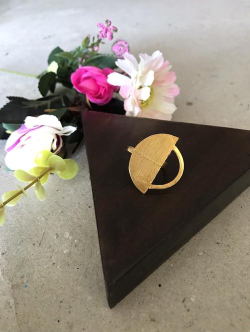 gold plated hand ring - 17637569 -  Standard Image - 0