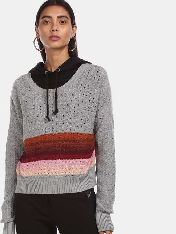 contrast detail textured pullover