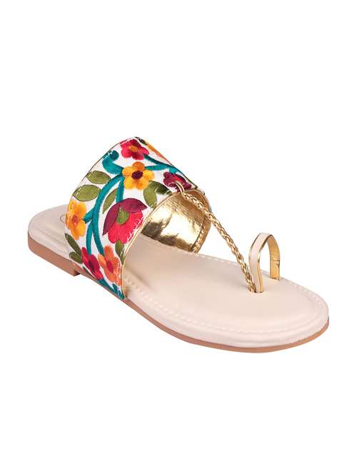 white leatherette ethnic kolhapuris - 17669088 - Standard Image - 0