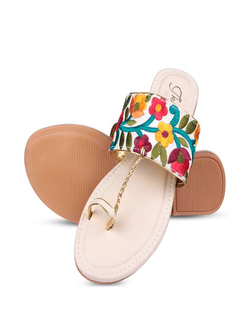 white leatherette ethnic kolhapuris - 17669088 - Standard Image - 3