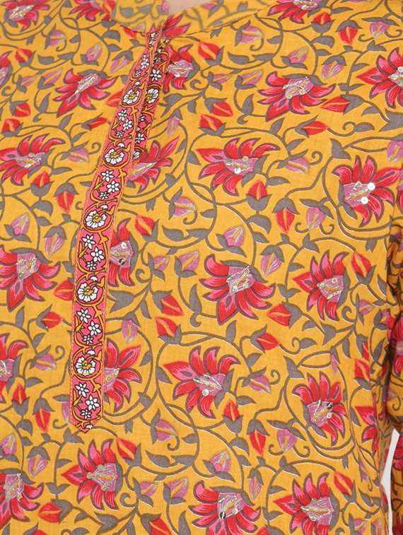 floral suit set - 17709342 -  Standard Image - 3