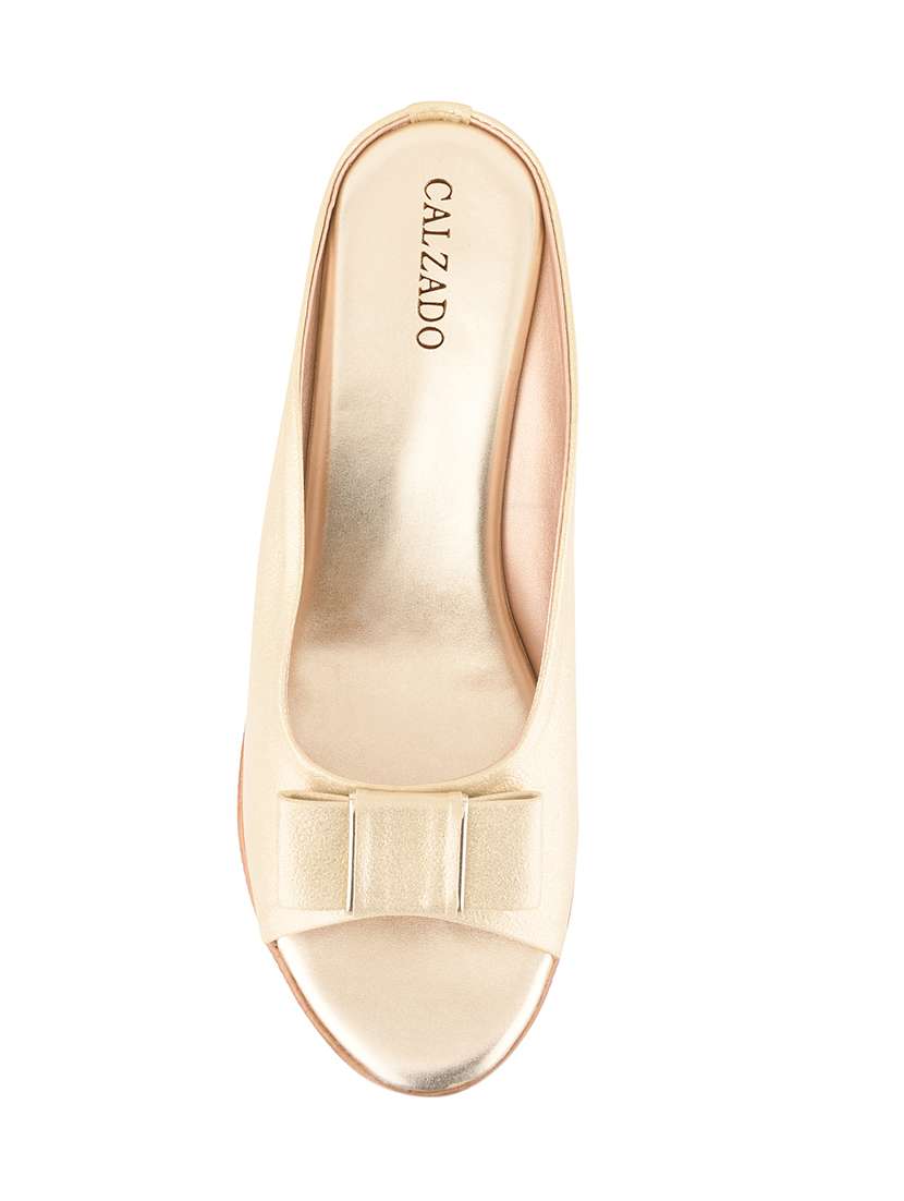 gold slip on wedge - 17710119 - Standard Image - 3