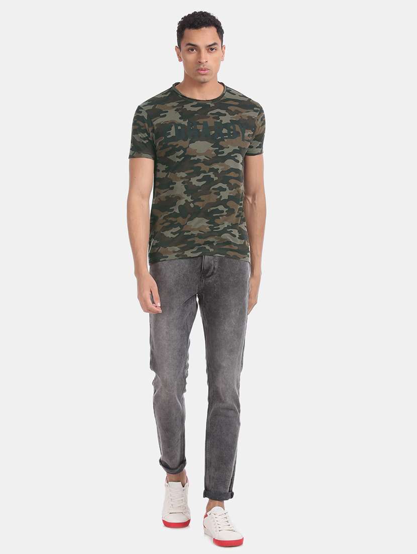 green camouflage t-shirt - 17740755 -  Standard Image - 3