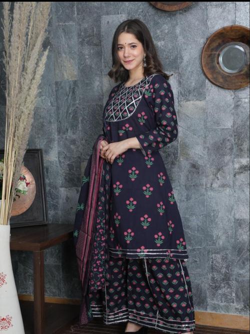 kurti - 17775211 - Standard Image - 0