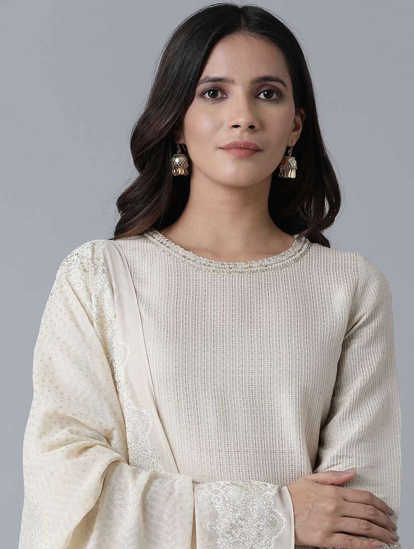 embroidered suit set - 17791417 -  Standard Image - 3