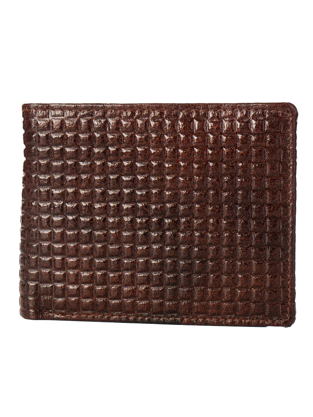 to accommodate daily essentials in a - 17794062 - Zoom Image - 0