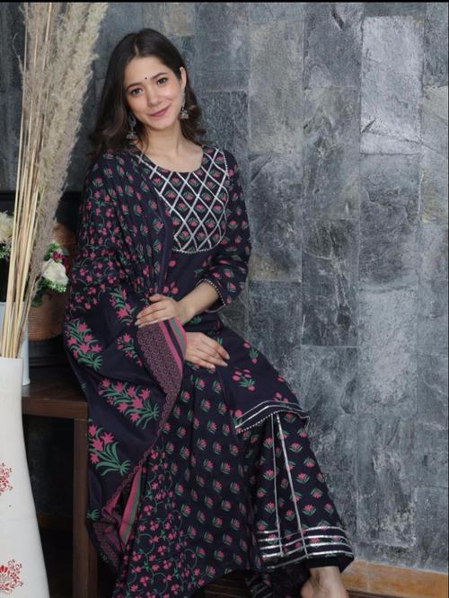 kurtis - 17807600 - Standard Image - 0