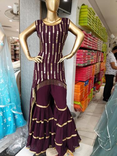 violet sharara - 17822331 - Standard Image - 0