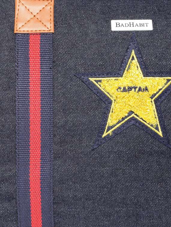 blue canvas dufflebag - 17831510 -  Standard Image - 3