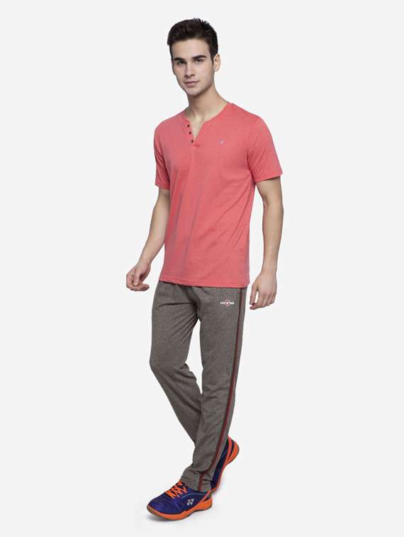 red solid t-shirt - 17833732 - Standard Image - 3