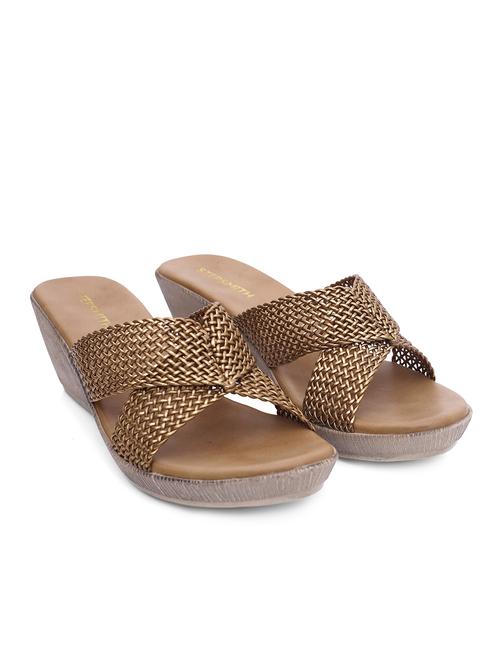 copper slip on  wedge - 17835236 -  Standard Image - 0