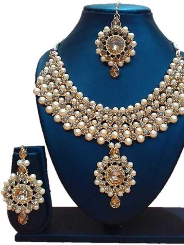 fasion jwellery  - 17839362 -  Zoom Image - 0