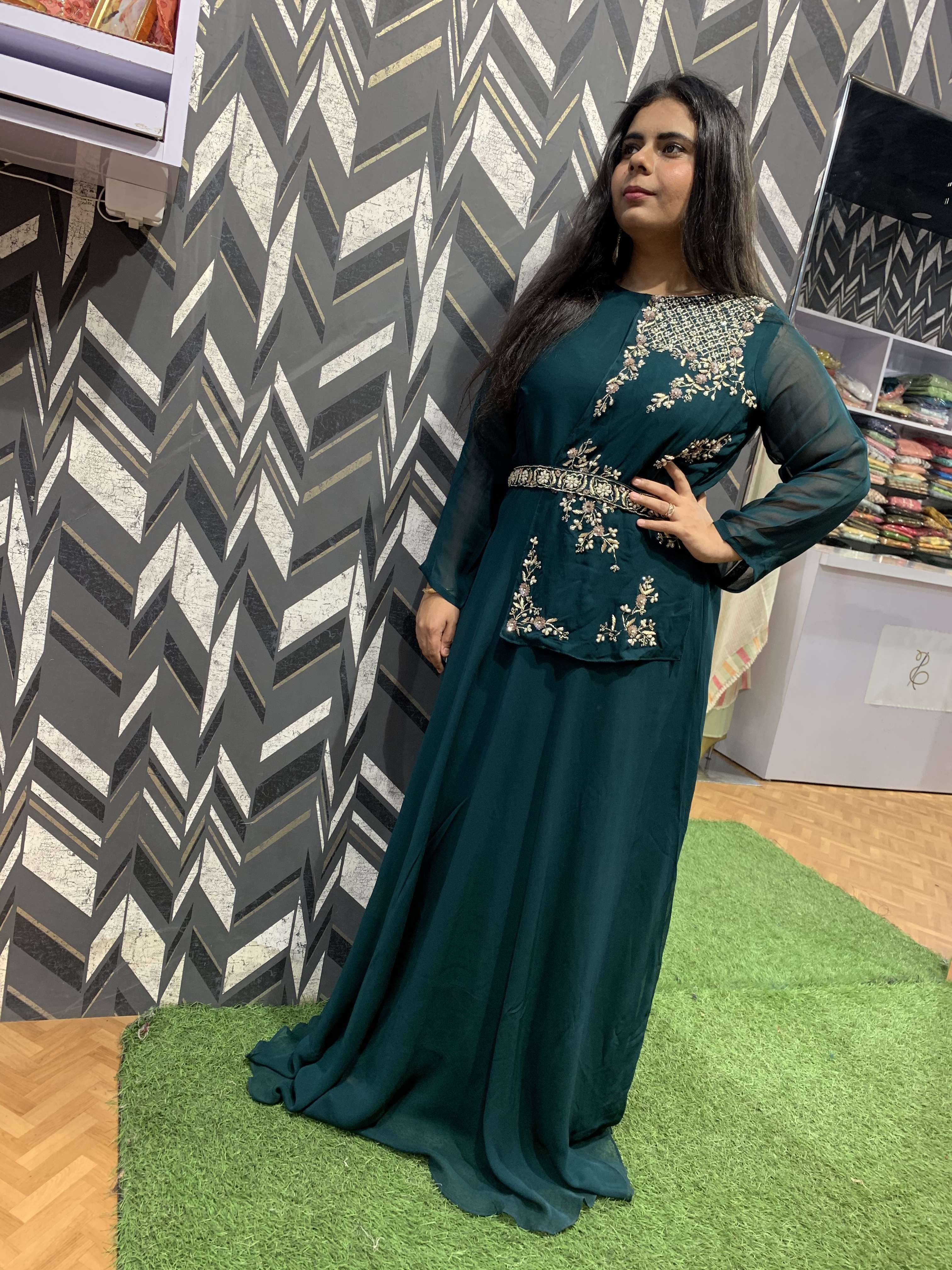 it is a beautiful geographic dress - 17843004 - Zoom Image - 0