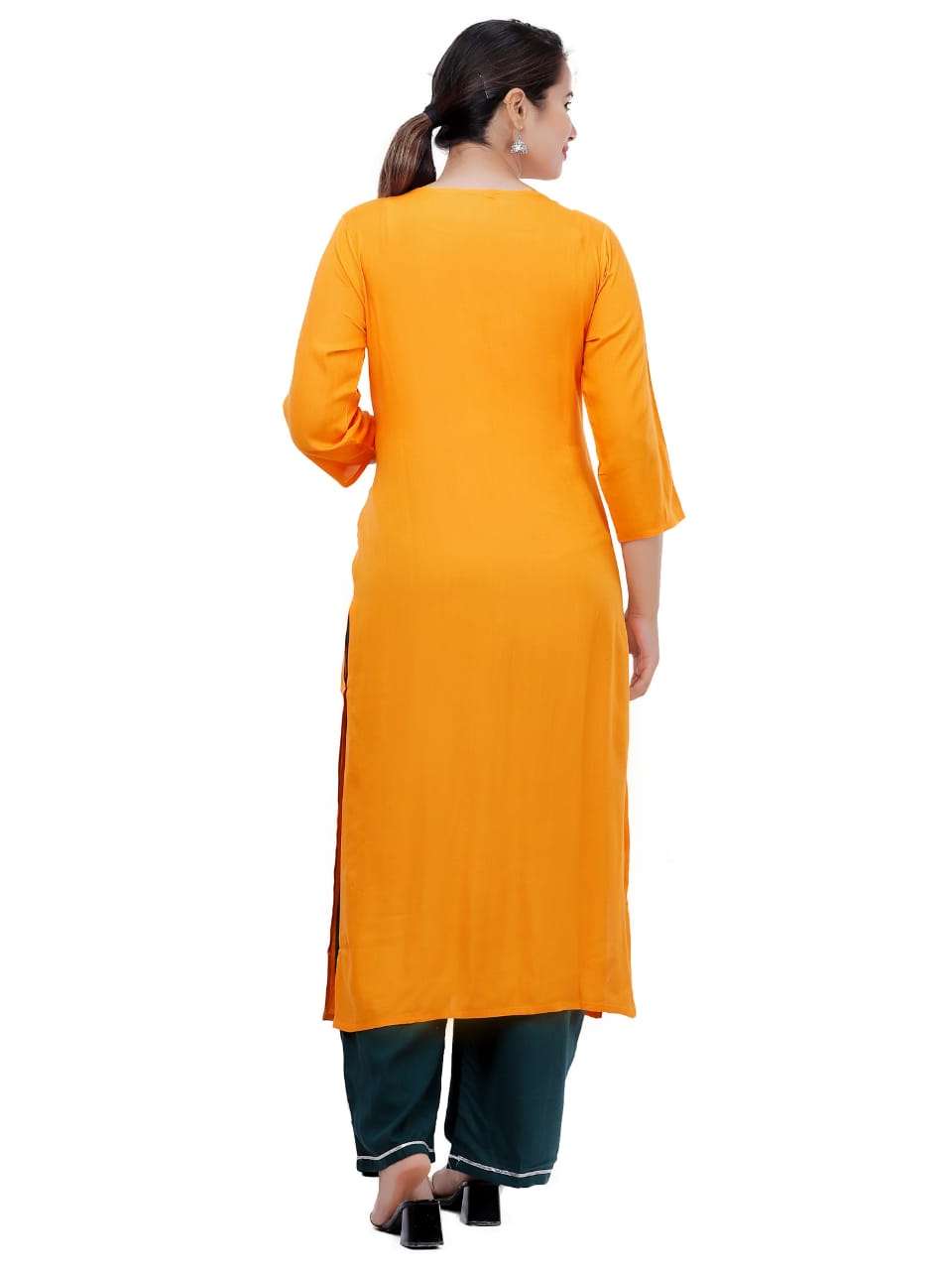the rayon embroidery kurta is prettified  - 17850456 -  Standard Image - 5
