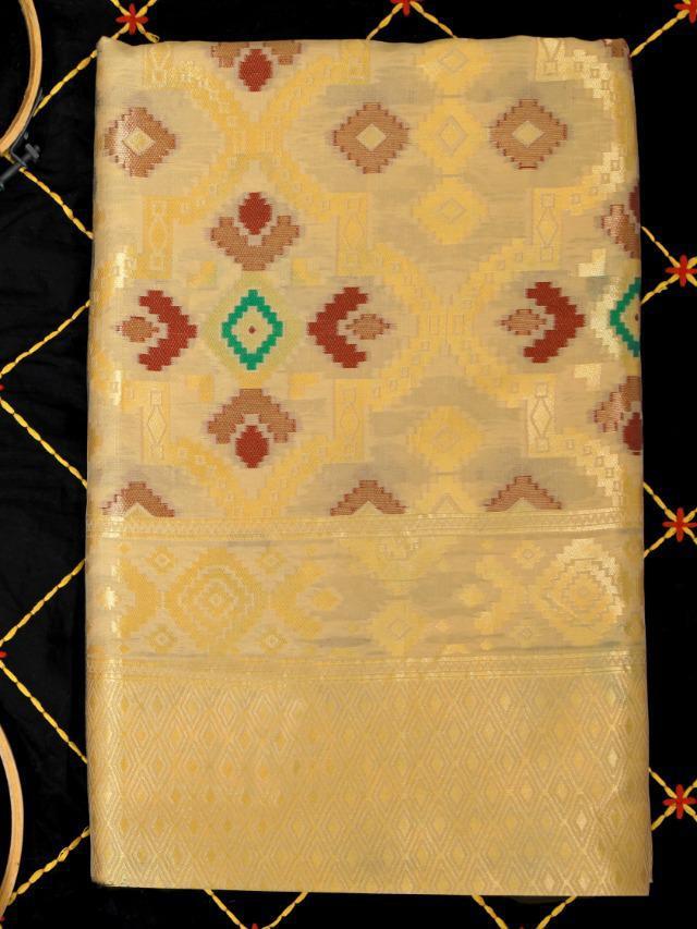 gold jacquard work silk saree - 17851820 - Zoom Image - 0