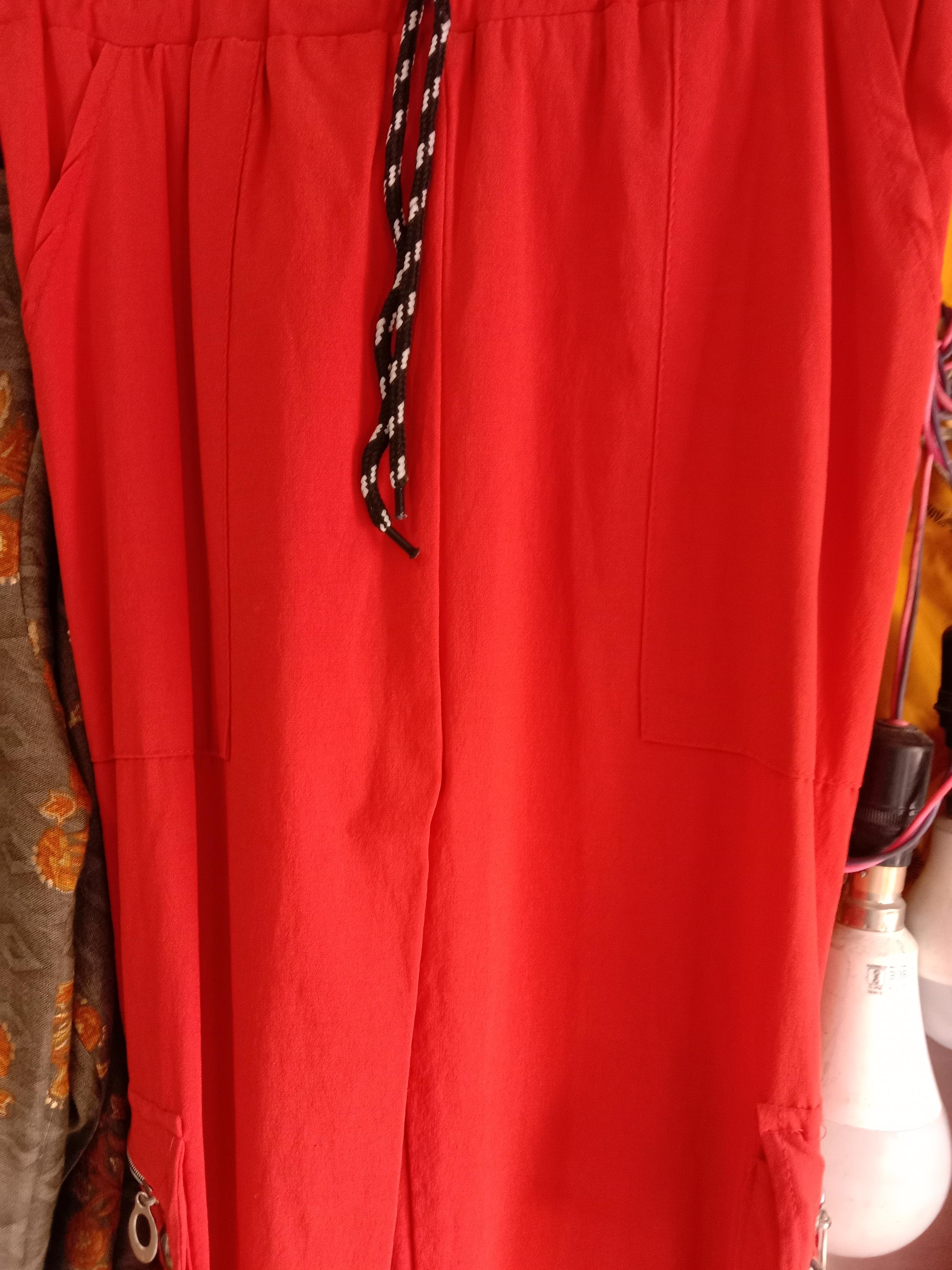 red cotton top - 17853876 - Zoom Image - 0
