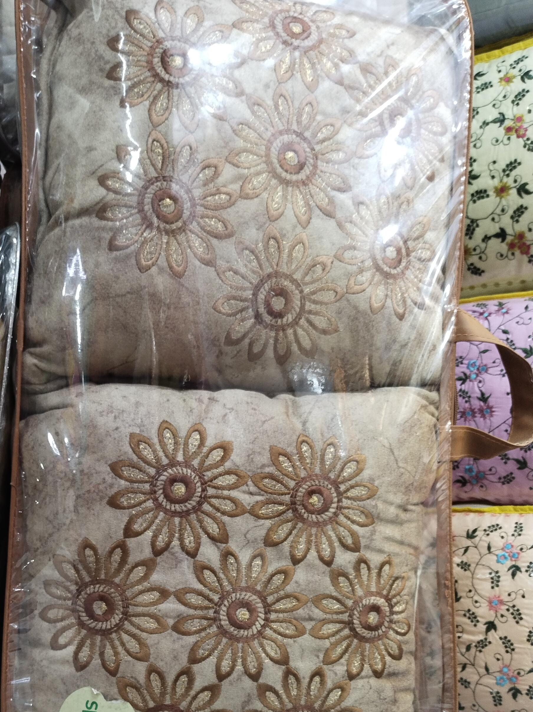 2 piilow cover free 2 cosions - 17859474 - Zoom Image - 0