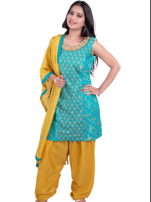 this beautiful kurta set comes from  - 17873313 -  Standard Image - 0