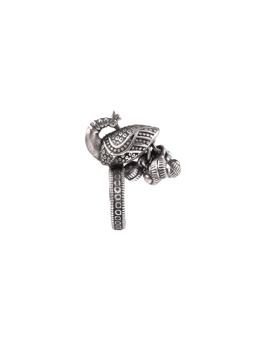 silver finger ring - 17895595 - Zoom Image - 0
