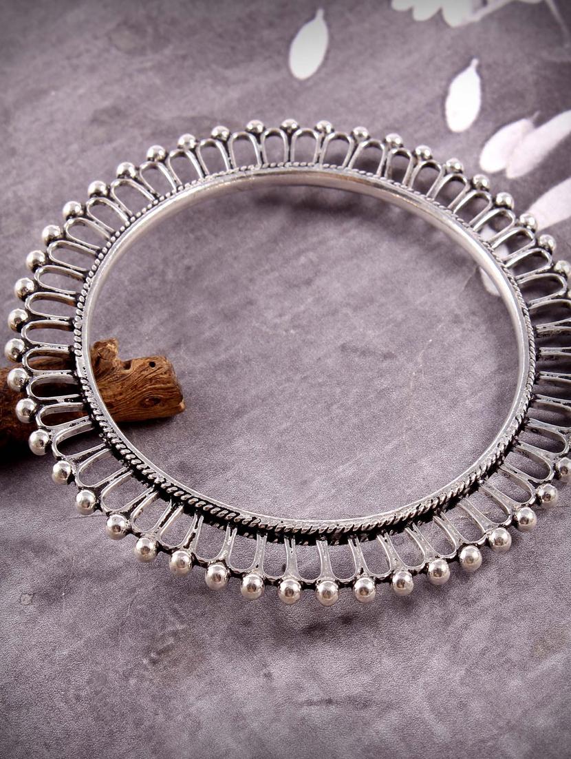 silver circle design bangle - 17895934 - Zoom Image - 0