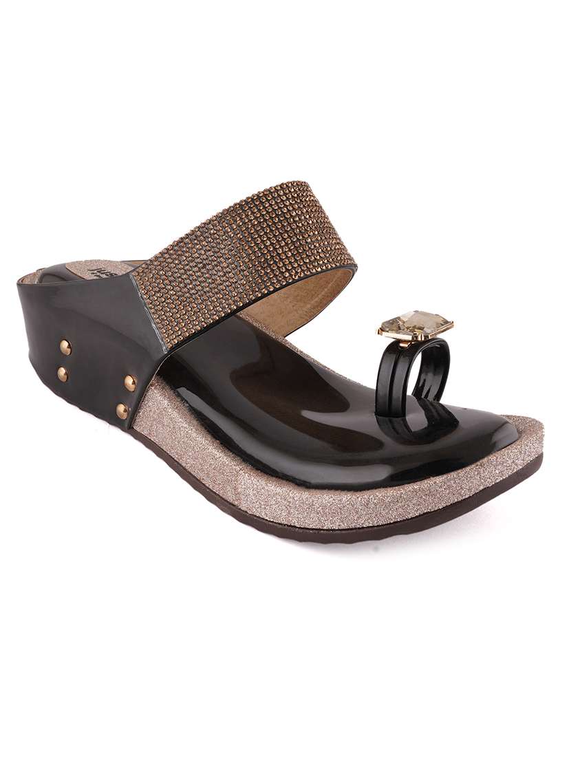platform heels chappals