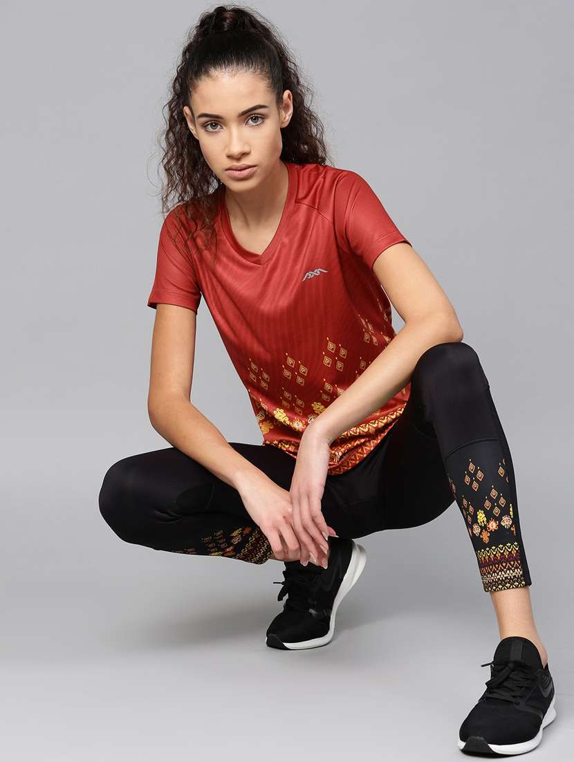 v-neck printed tee - 17917638 - Standard Image - 3
