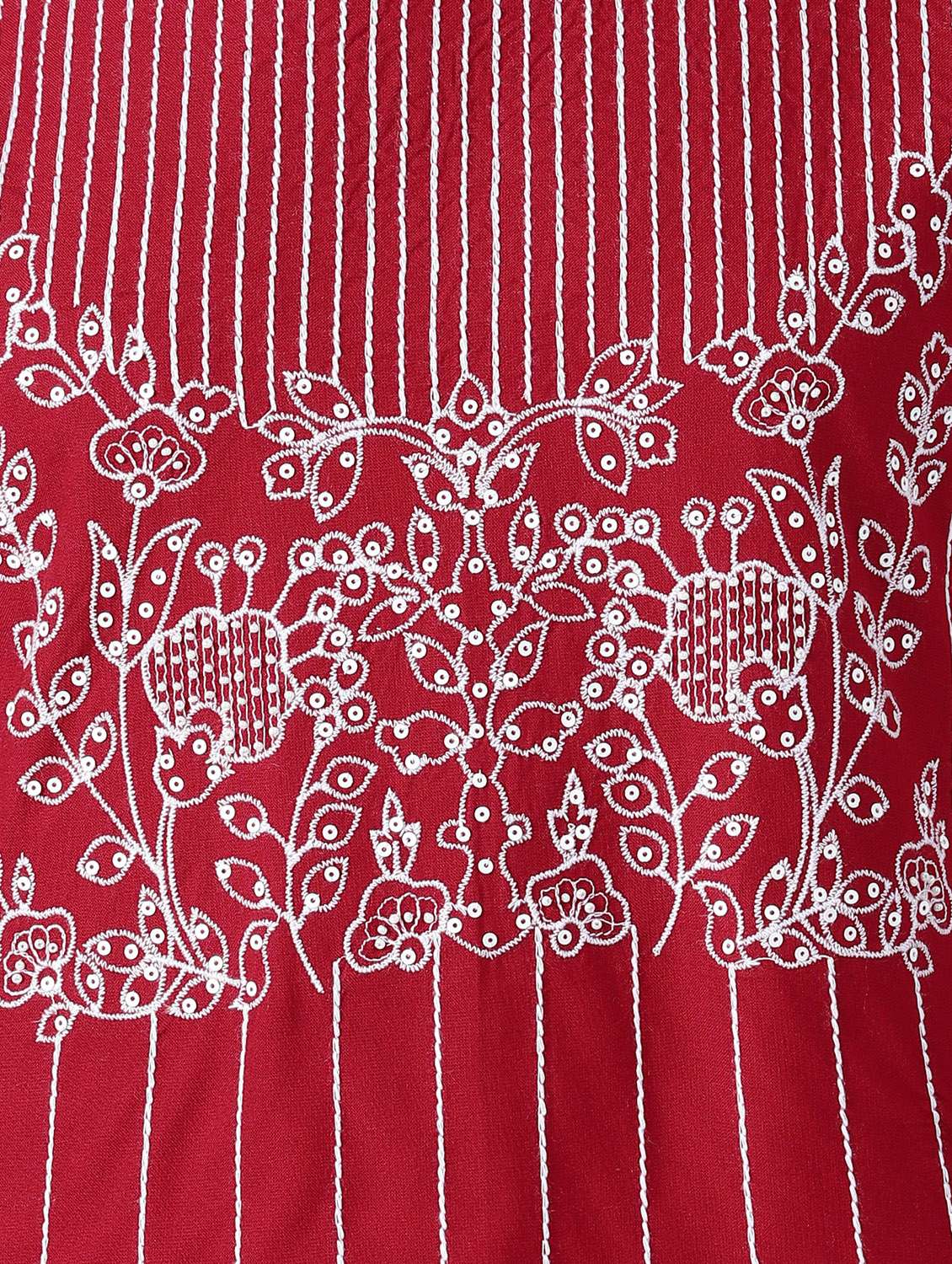 embroidered suit set - 17923522 -  Standard Image - 5