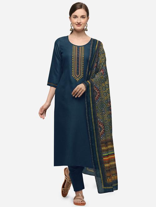 embroidered suit set  - 17963576 -  Standard Image - 0