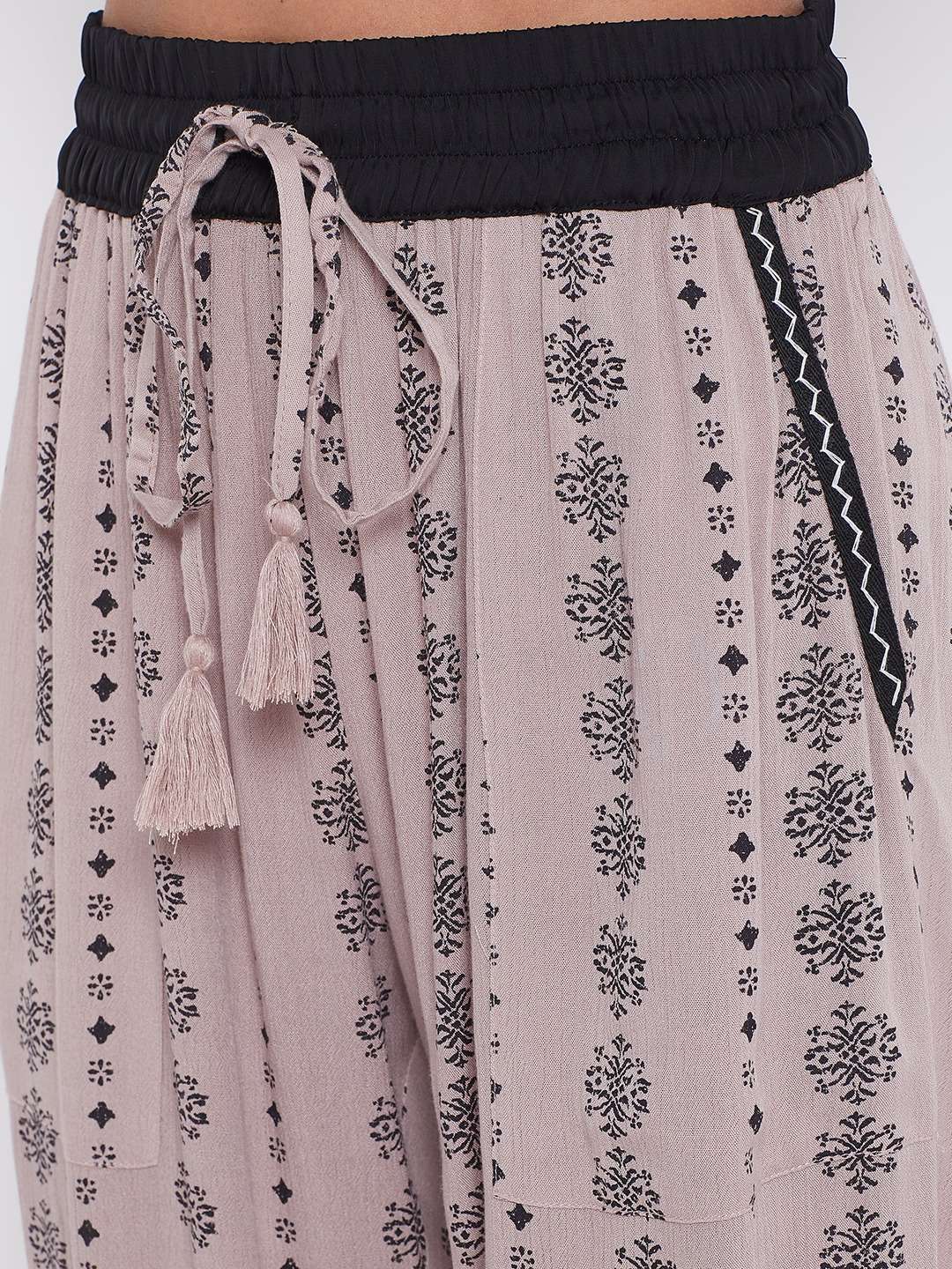 triyaa ras & multicolored printed mid-rise - 17977979 - Zoom Image - 0