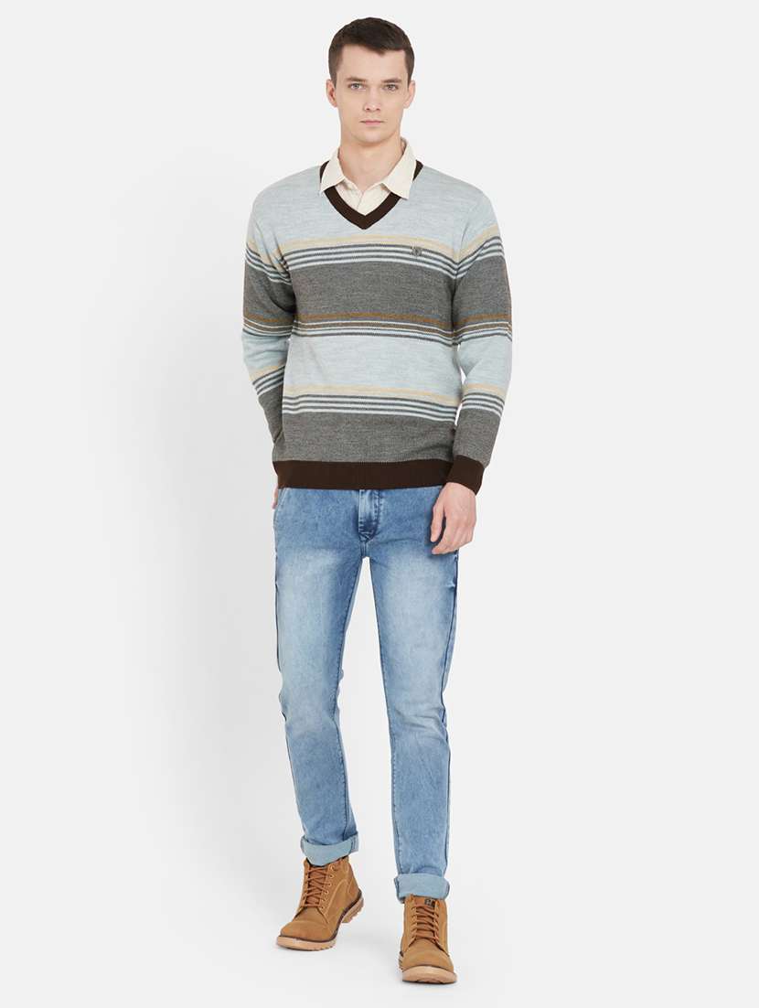 brown striped pullover - 17997298 -  Standard Image - 3