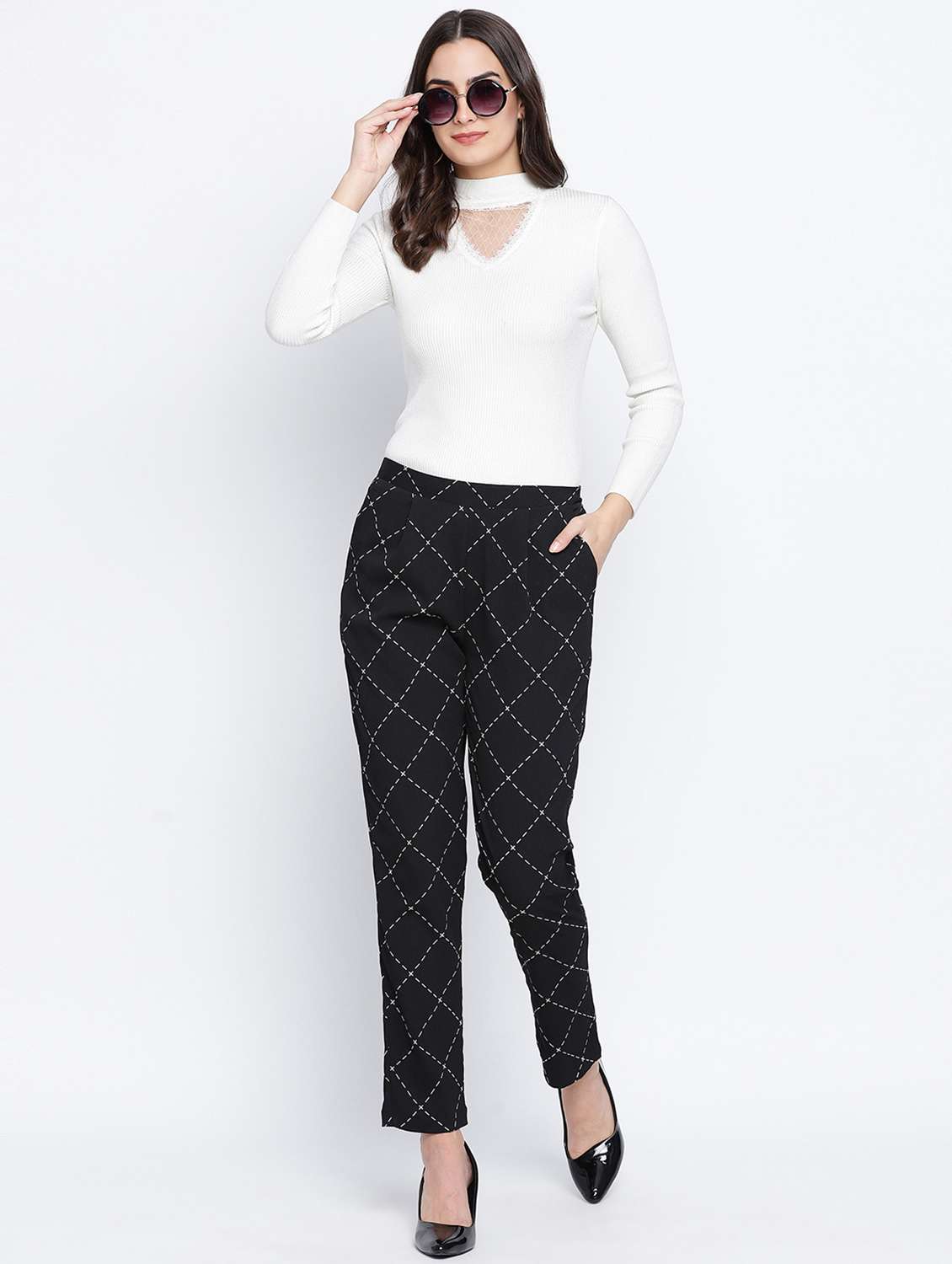 black printed pleated trouser - 18013225 -  Standard Image - 3