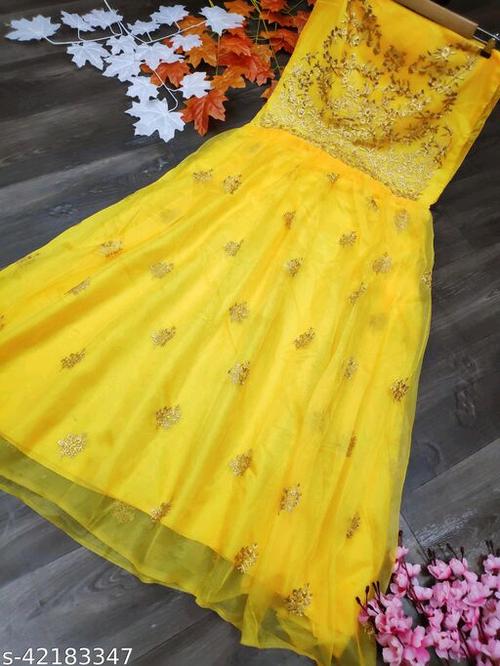 gowns - 18028088 - Standard Image - 0