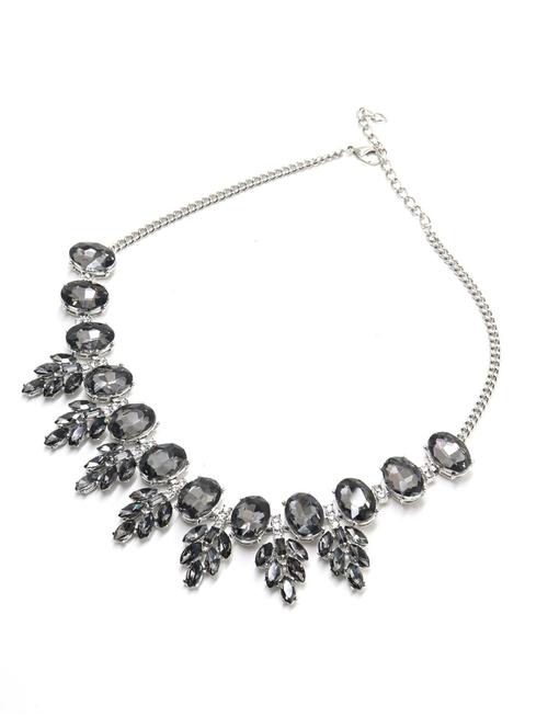 oval-shaped black necklace - 18036461 - Standard Image - 0