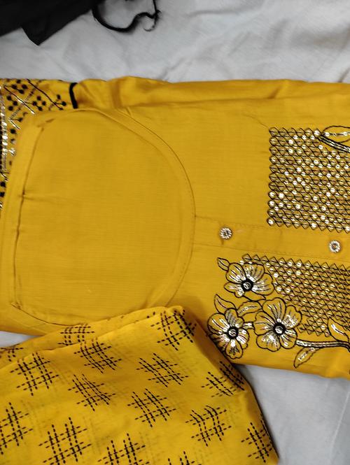 ladies suit  - 18039451 -  Standard Image - 0
