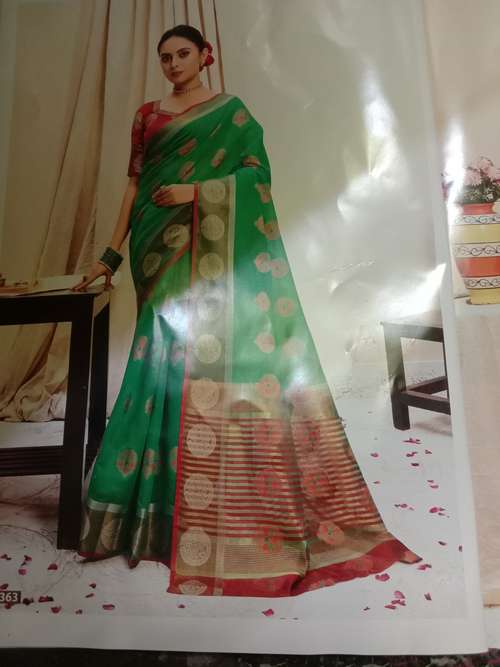 sarees in the silk with red - 18040254 - Standard Image - 0