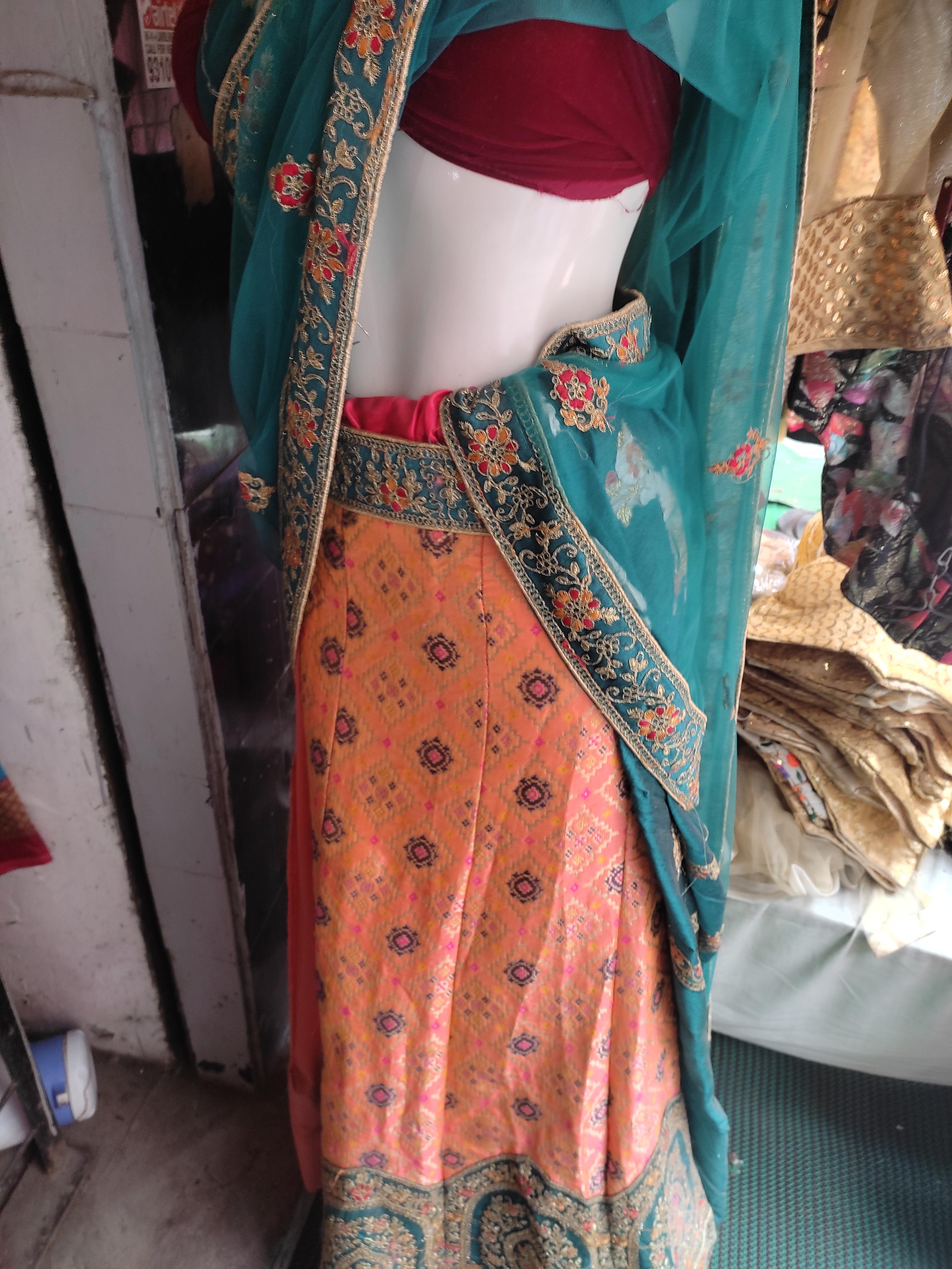 ladies saree - 18041112 - Zoom Image - 0