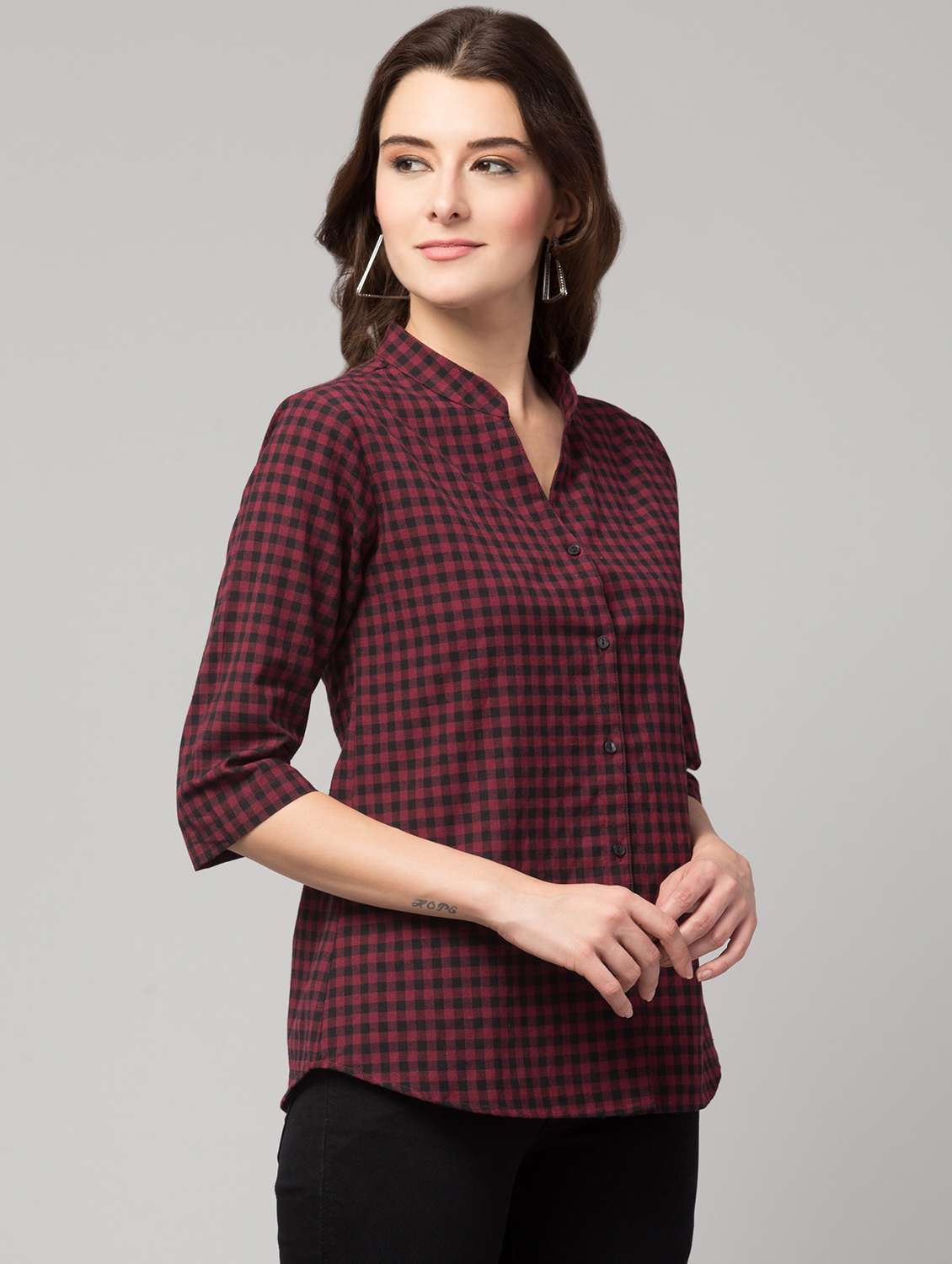 women maroon regular fit checkered straight top - 18043485 -  Standard Image - 3