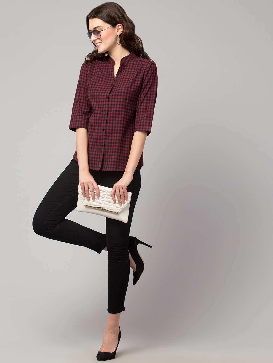 women maroon regular fit checkered straight top - 18043485 -  Standard Image - 5