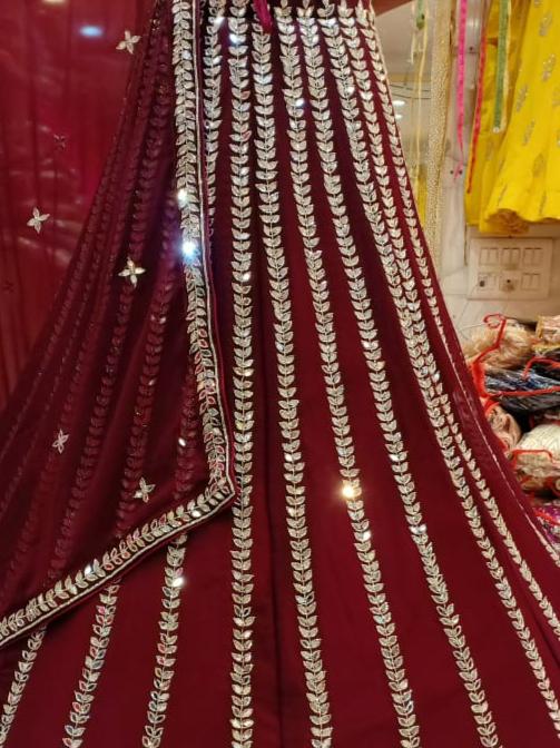lehngas hand work - 18044215 - Zoom Image - 0