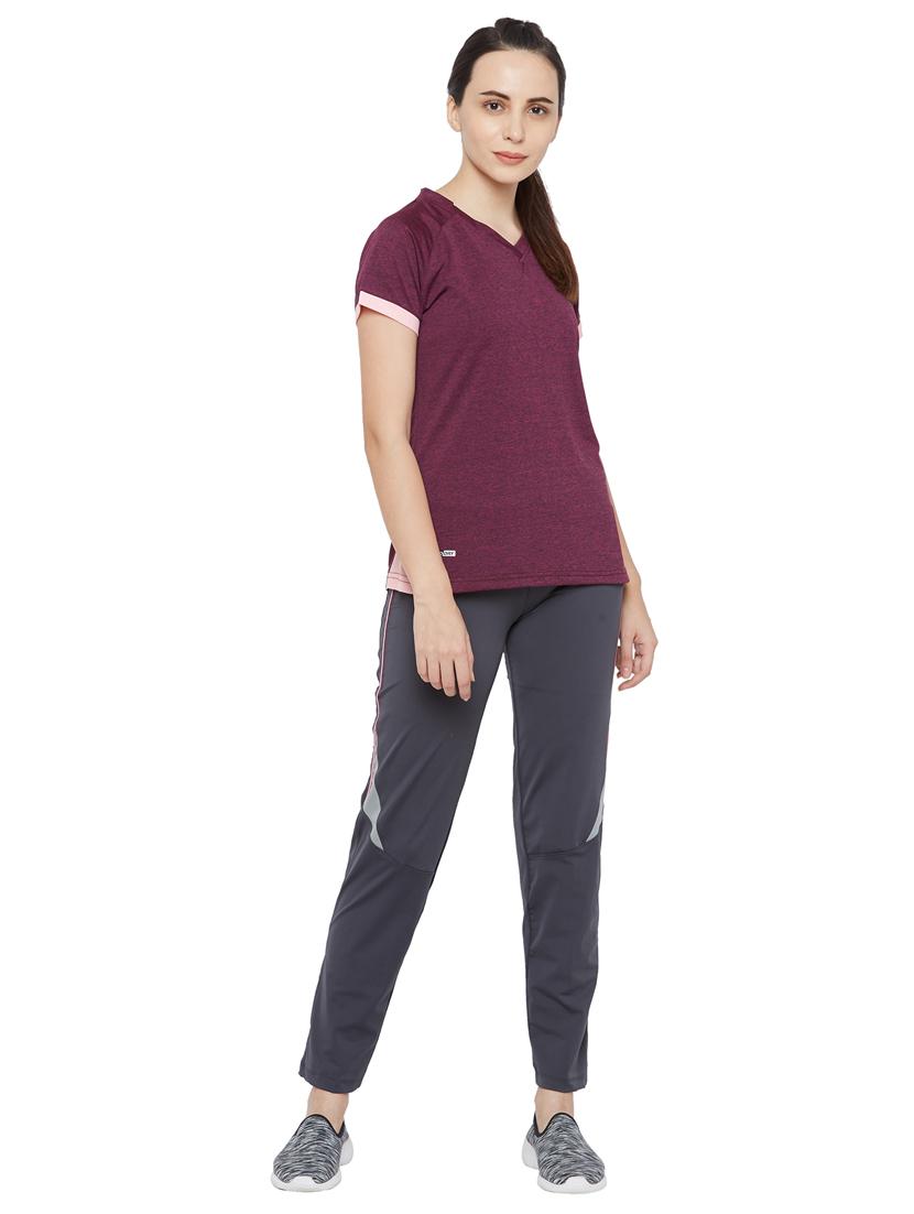 v-neck solid tee - 18045473 - Standard Image - 3