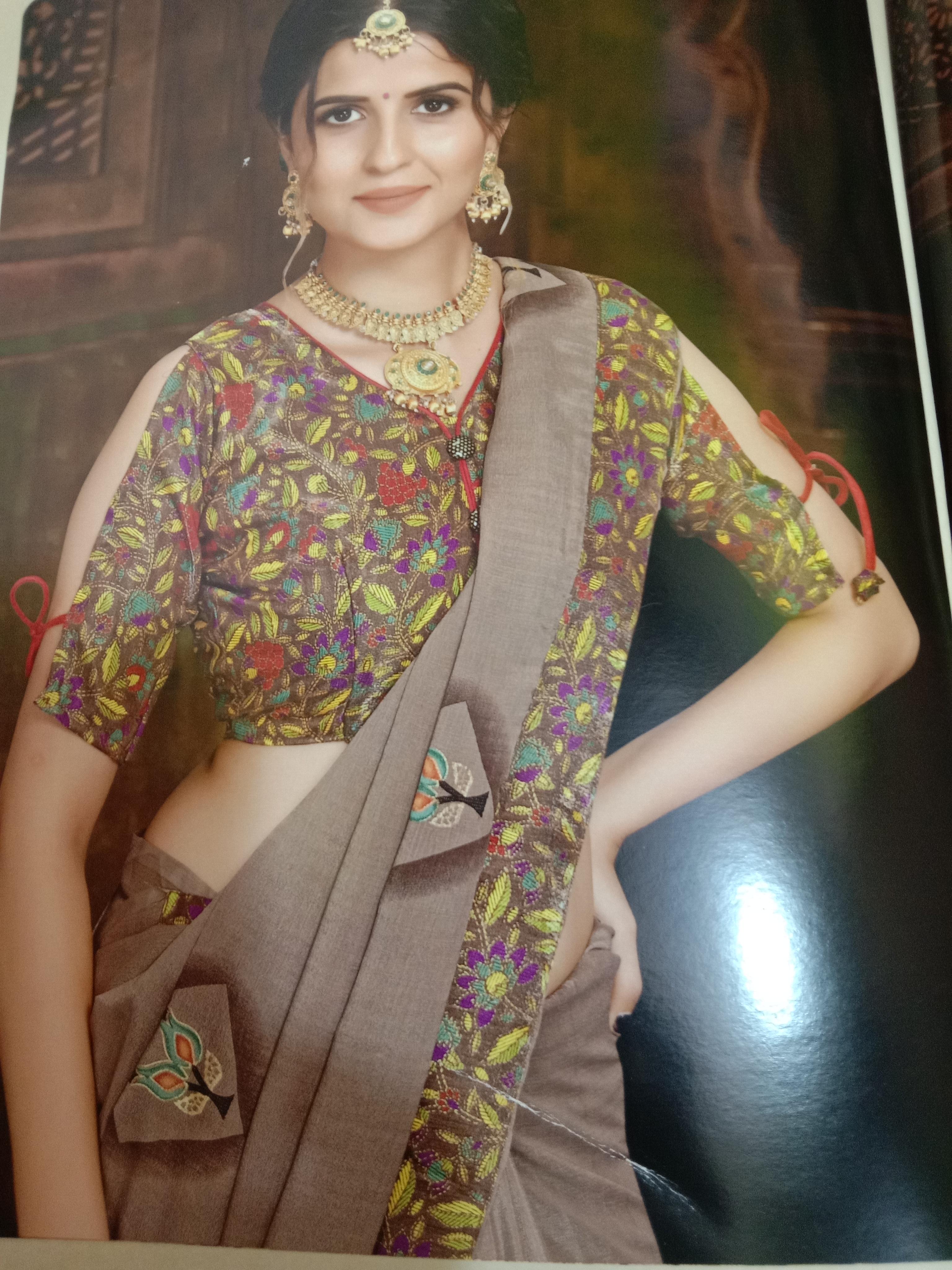 sarees in the silk  - 18049126 -  Zoom Image - 0