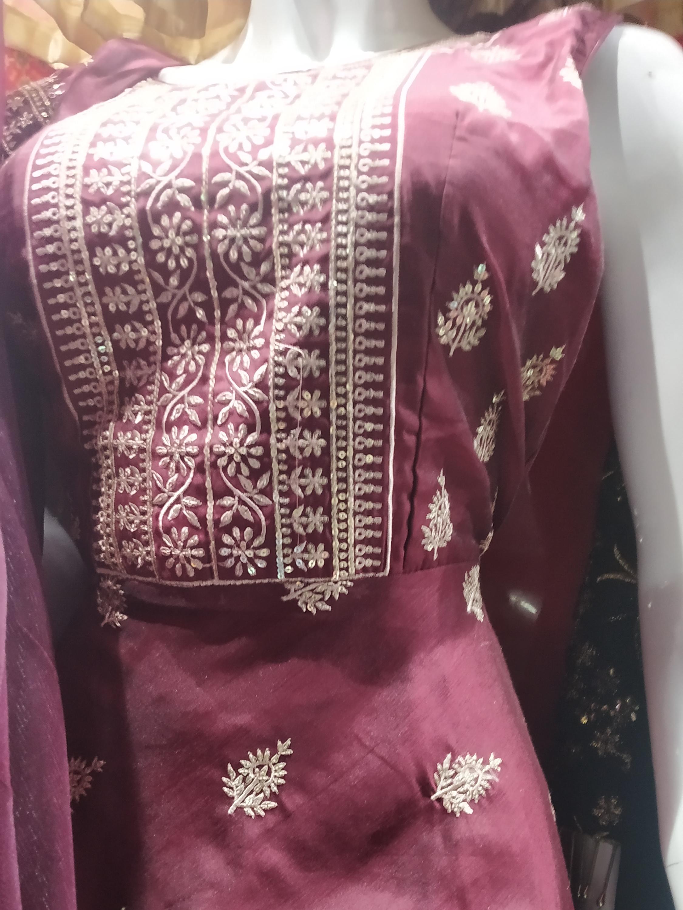 kurtis - 18052349 - Standard Image - 3