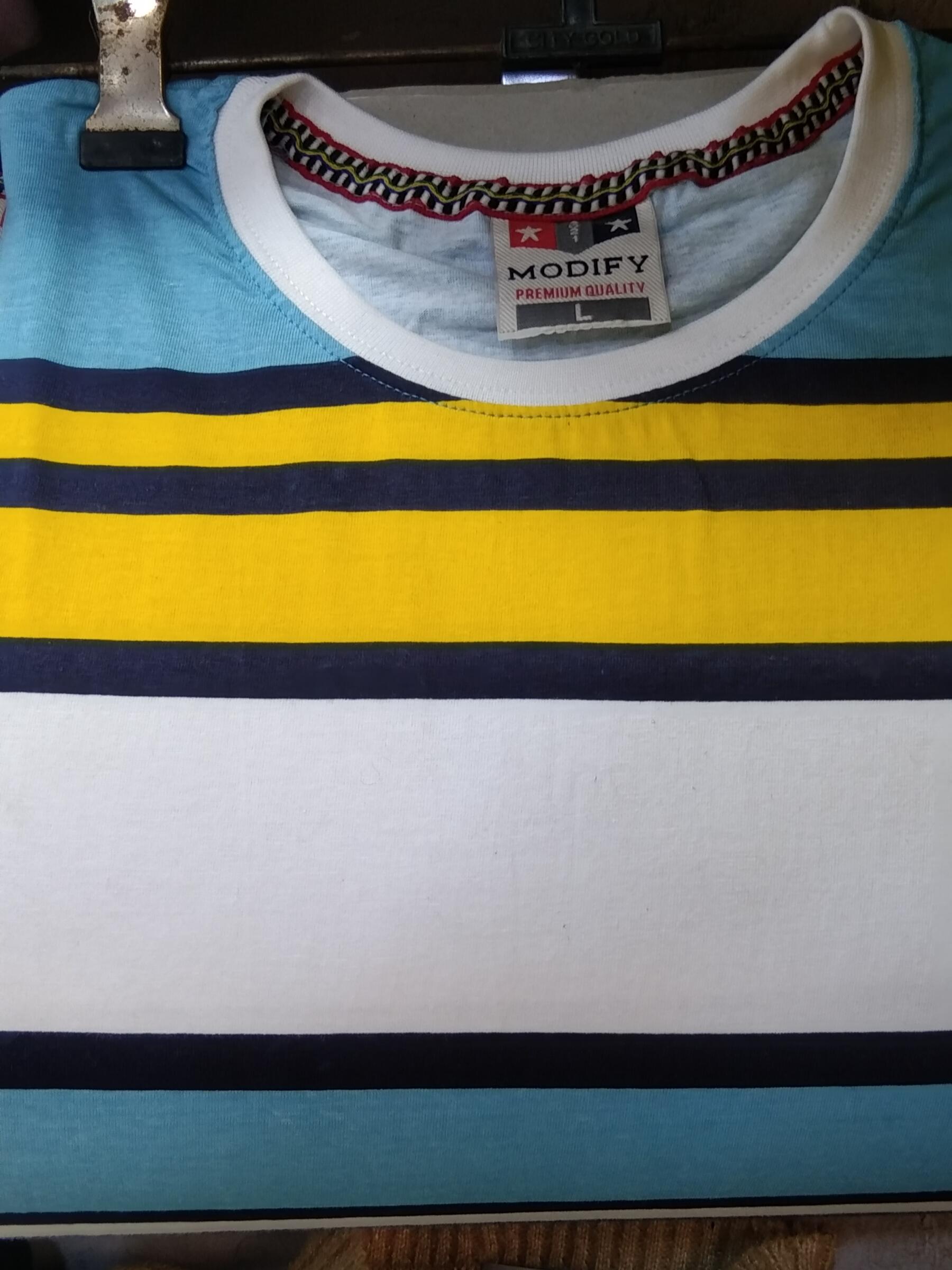 t-shirt  - 18061774 -  Zoom Image - 0