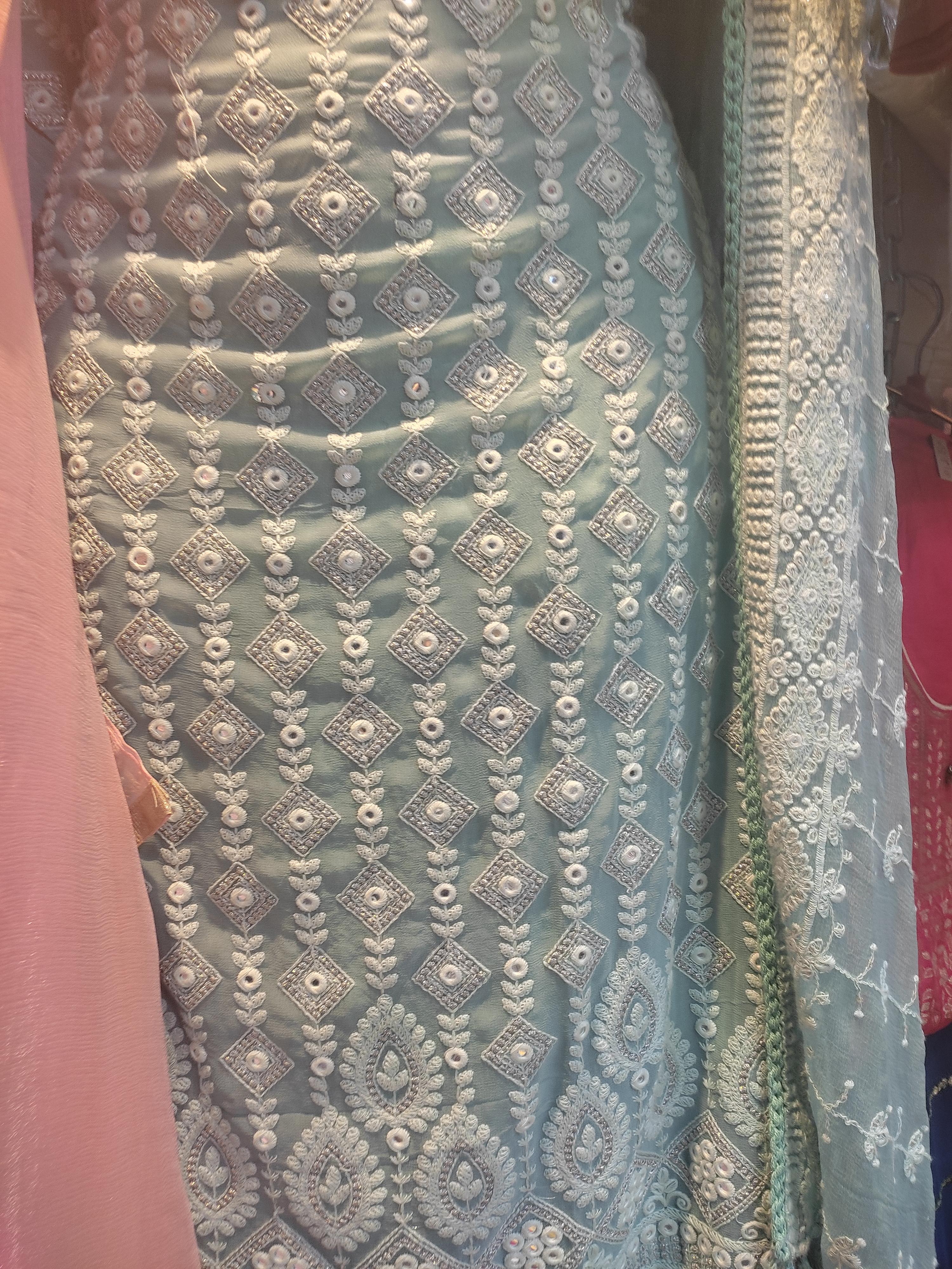 ladies suit - 18067410 - Zoom Image - 0