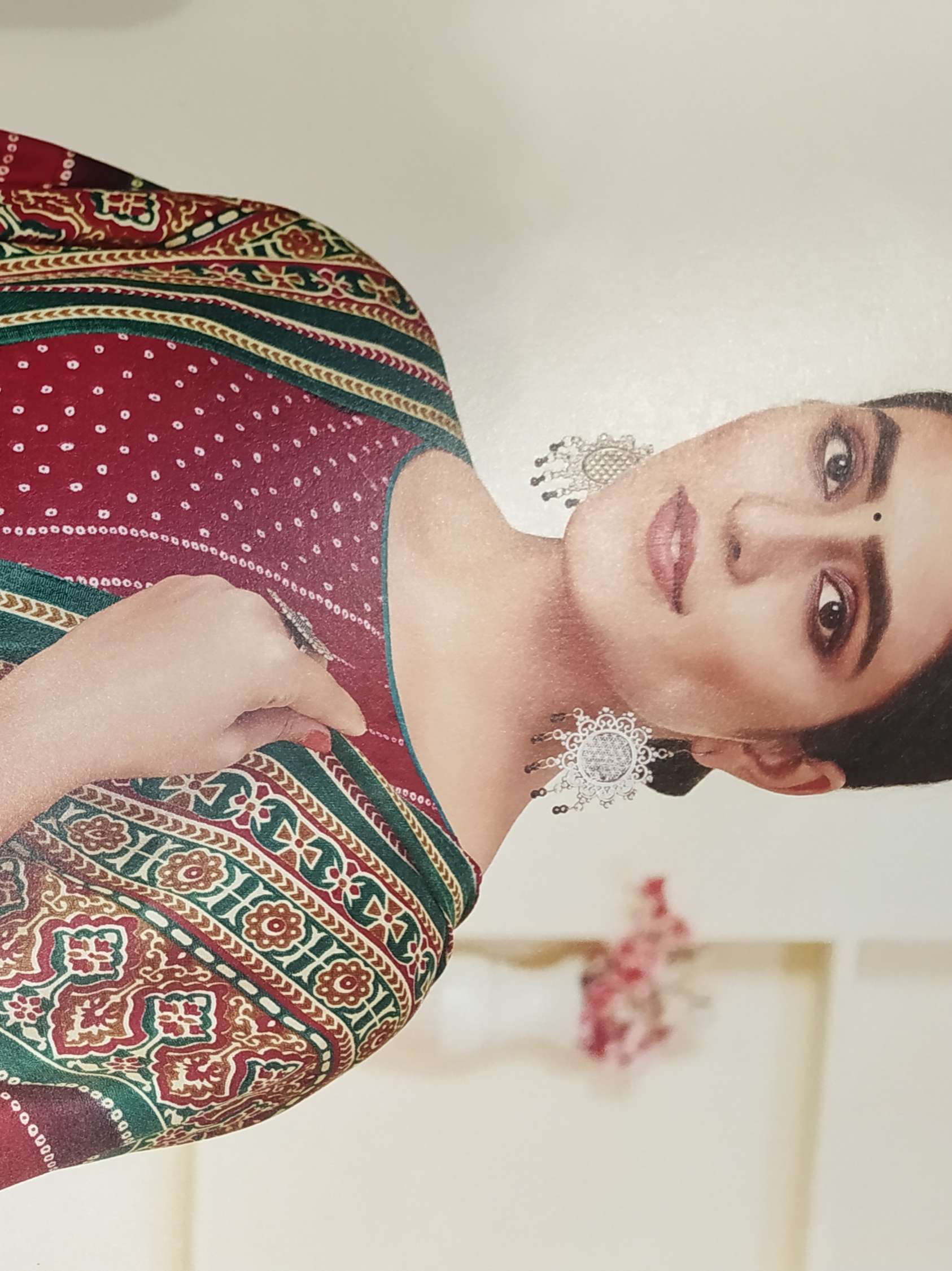 ladies suits - 18072640 - Zoom Image - 0