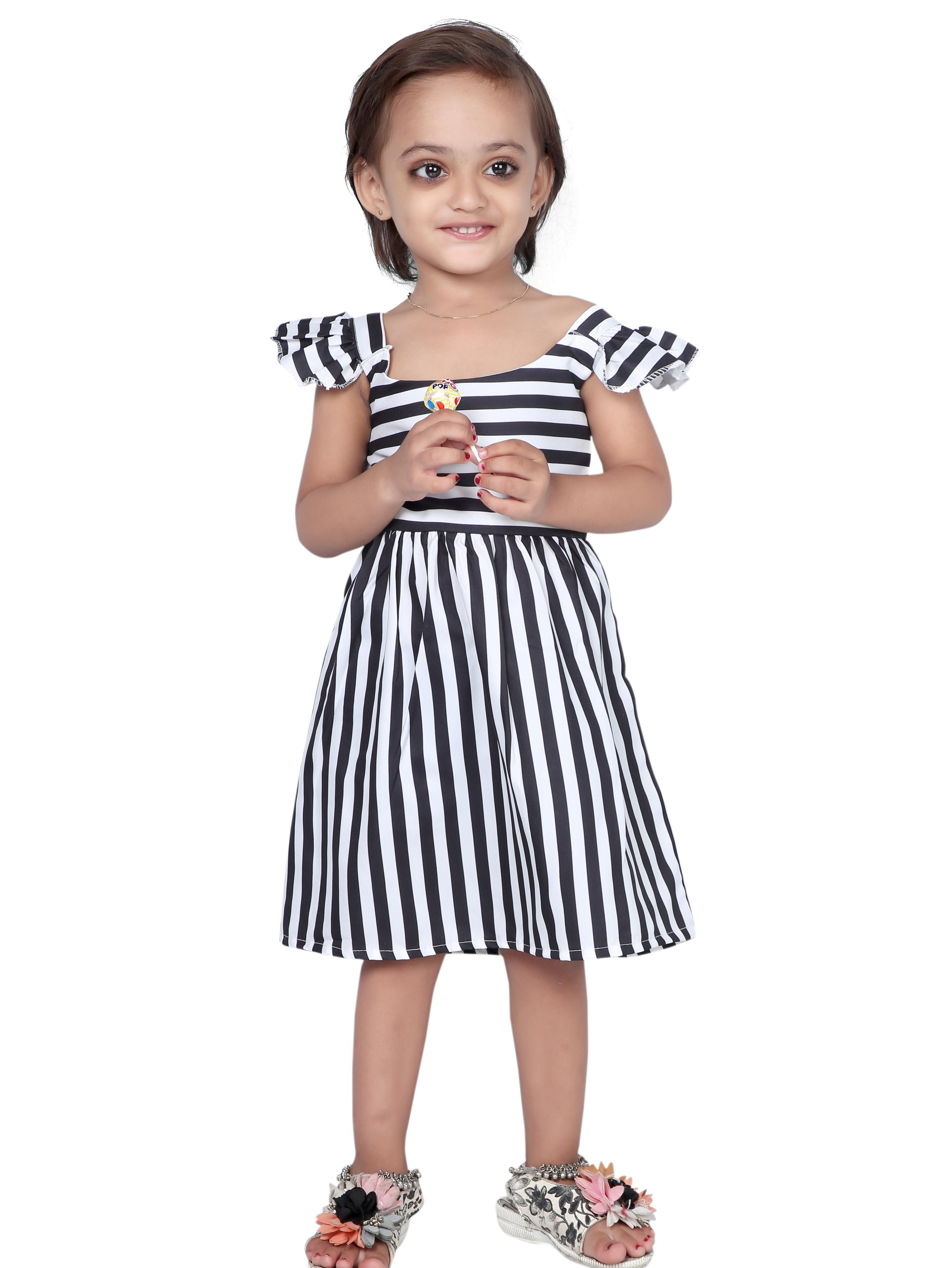 color : black & white tunic - 18079653 - Zoom Image - 0